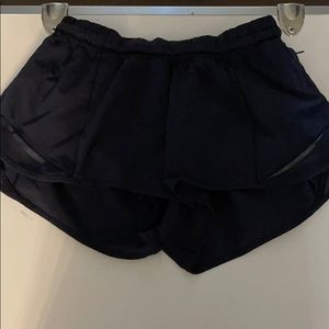LULULEMON Navy hotty hot shorts